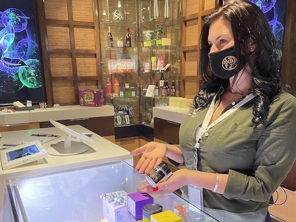 cannabis consultant budtender the leaf el paseo luxury retail dispensary